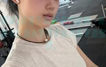 试着下载51吃瓜官网，真心希望里面有比我小学同学的八卦更劲爆的东西。