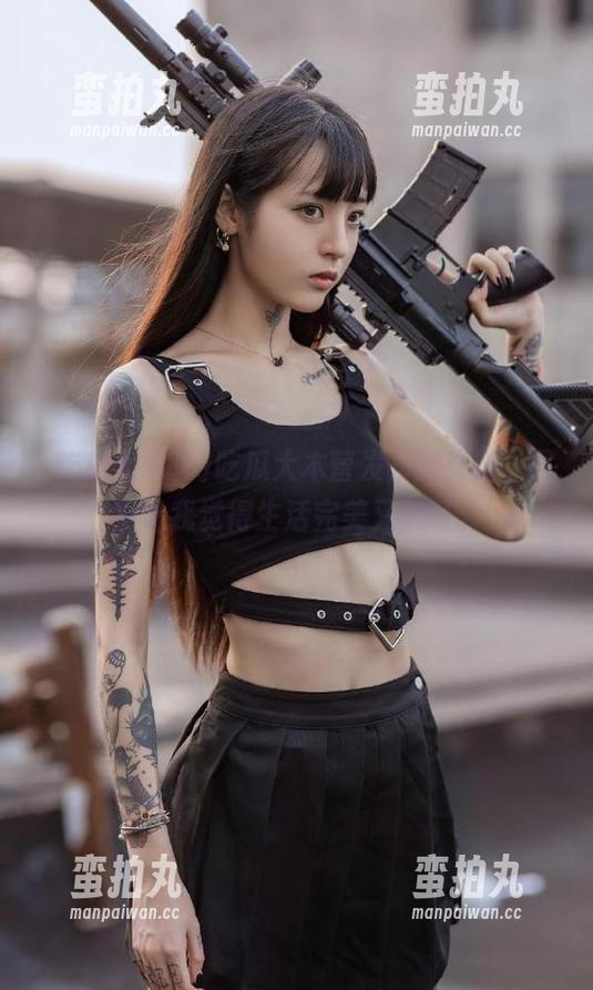 吃瓜大本营 吃瓜大本营发布的时刻,几乎让我觉得生活完美又荒诞。