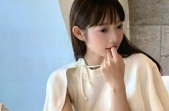 吃瓜网站官网，轻松一滑，全世界的奇葩事尽在掌握之中。