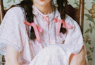 明星黑料苹果版：看明星们如何”优雅地“摔跤，未必是那么优雅。