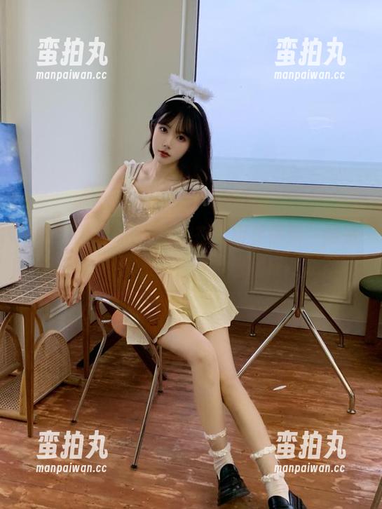 一不小心在“明星黑料”网站被八卦刷到晚上，翌日决定成网红？