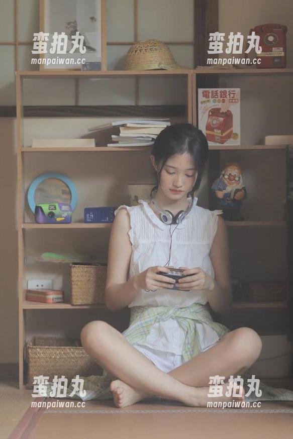 明星黑料网 没有广告插入,“明星黑料网”发布的在线播放,直接满足你吃瓜的需求。