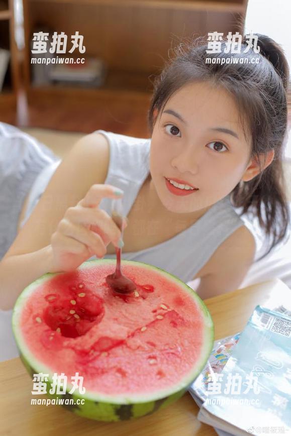 最新八卦，今天的瓜跟昨天的有什么区别吗？都在“每日黑料”哎