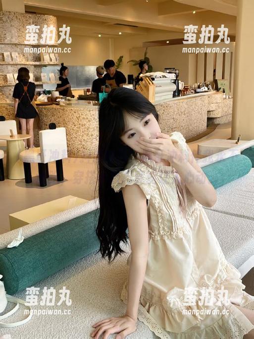 黑哥冲料 抖音时尚,黑哥冲料伴我永不迷路,穿搭小技巧竟能让人心动。