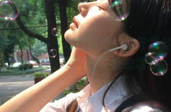 好奇心在驱使：黑哥扒料官网链接，真的是个易发瘾的地方。