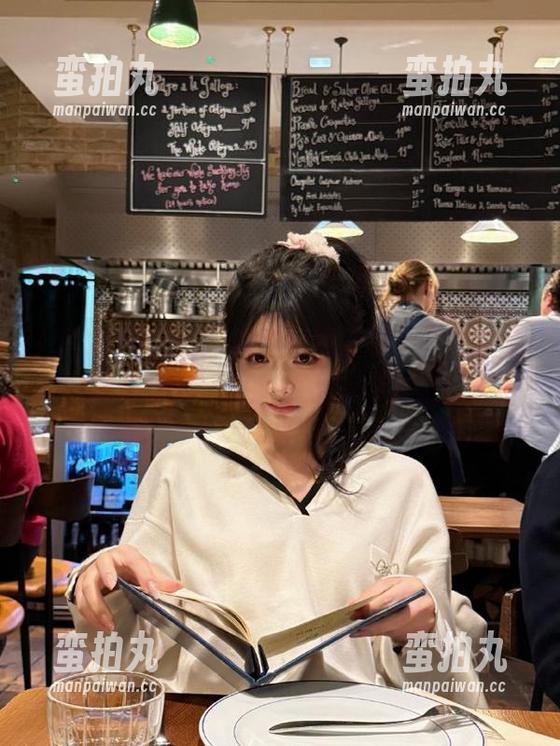 黑料网 黑料网里的绝妙线路,果然总有人在线等吃瓜,看后直呼过瘾!