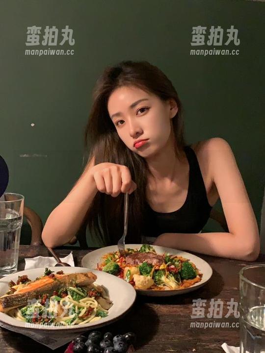 黑料网 无所不知?黑料网app链接了你我他,瓜都不停!